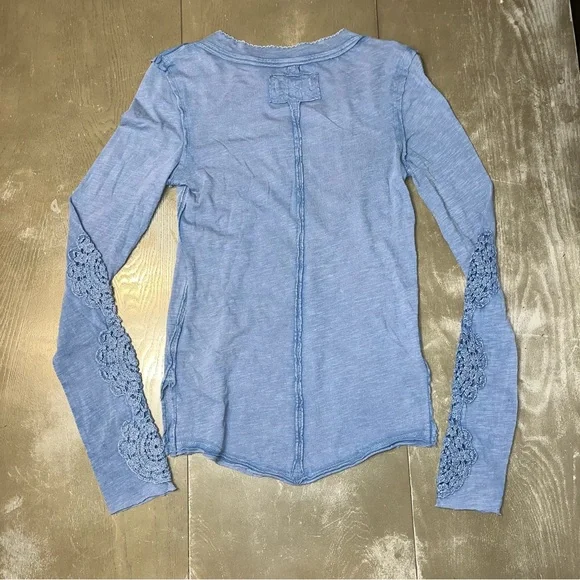 We The Free People Blue Long Sleeve Shirt Button Crochet Small NWT - Picture 7 of 7